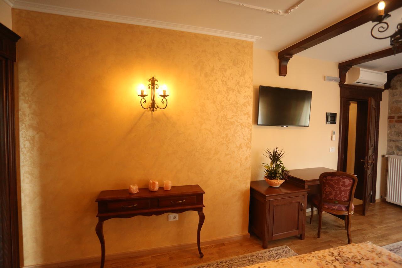 Vila Dante Boutique Hotel Tushemisht エクステリア 写真
